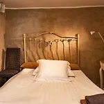 Cru Hotel