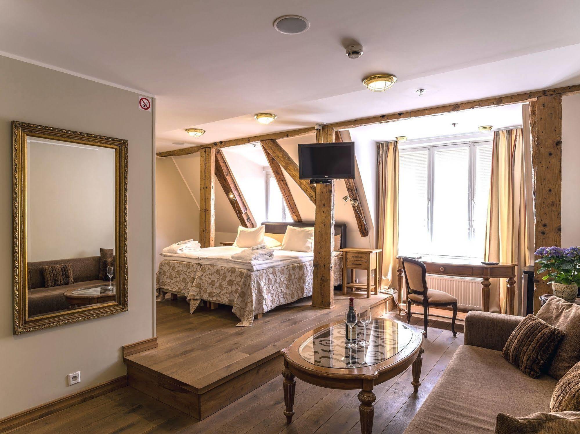 Hotelli Cru 4*